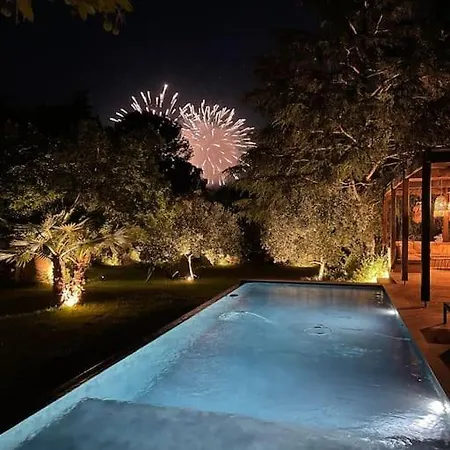Un Paradis Avec Piscine Au Coeur Du Village